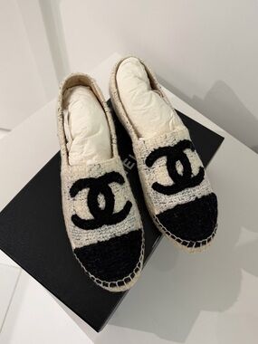 Brand New Chanel Cream Tweed Espadrilles with Black Cap-Toe and CC